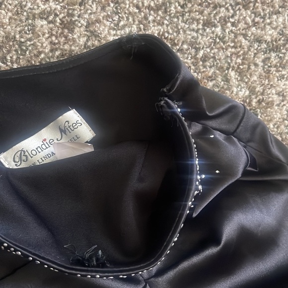 Beautiful Black Blondie Nites dress - Picture 6 of 11